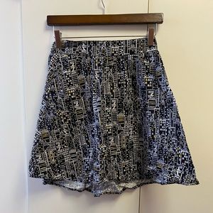 City scene black skirt, size S